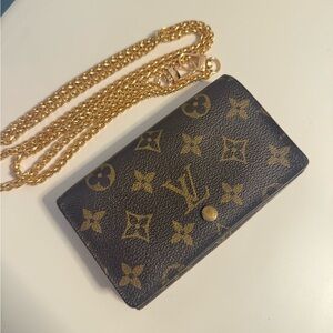 Louis Vuitton Tresor Wallet Free gold chain